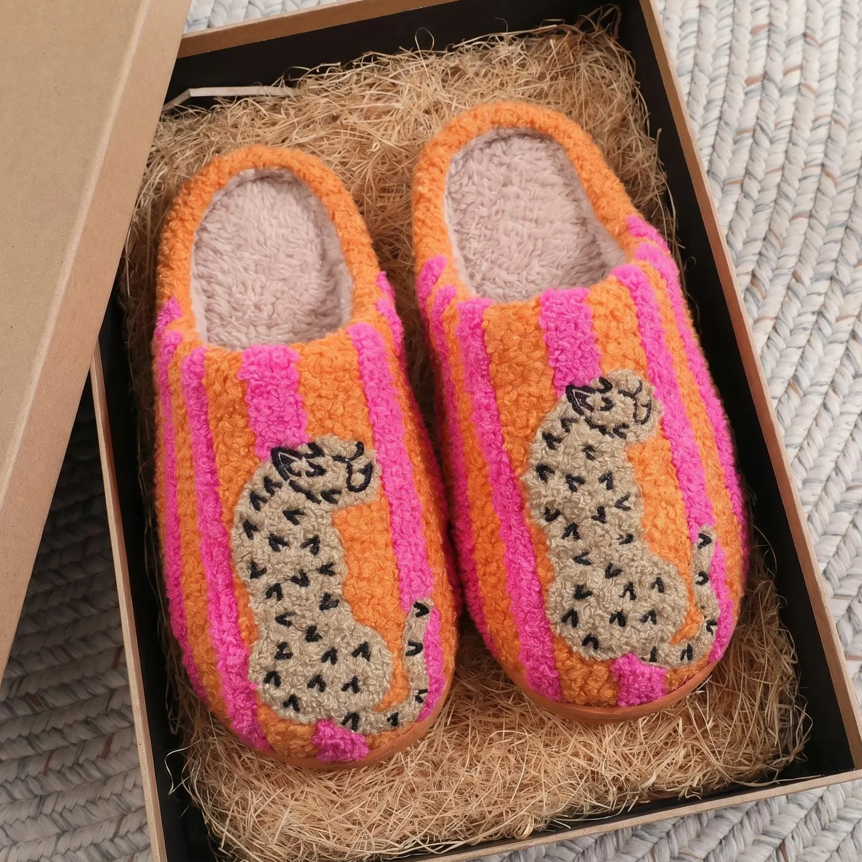 Embroidered winter striped leopard print plush slippers, indoor anti slip warm plush shoes, the first choice for holiday gifts