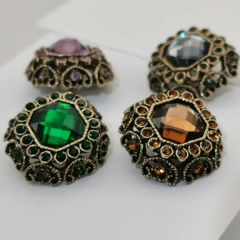 6 stücke Vintage Strass Gold Metall Schmuck Nähen Knöpfe Für Kleidung Nähen Zubehör Stricken Luxus Handwerk Liefert DIY – Detail 6