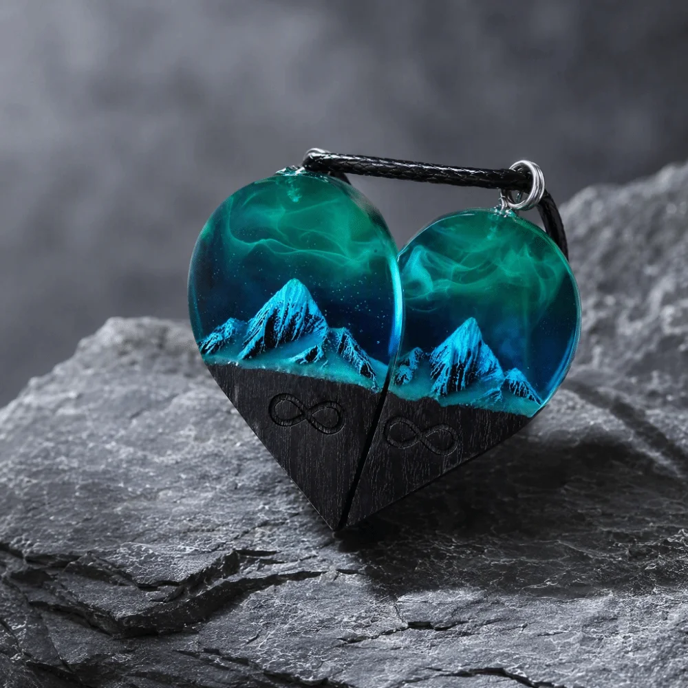 Snowflakes Design Acrylic Heart Pendant 19.69in Blue Wood Resin Pendant Paired Heart Cotton Rope Northern Lights Gift Giving