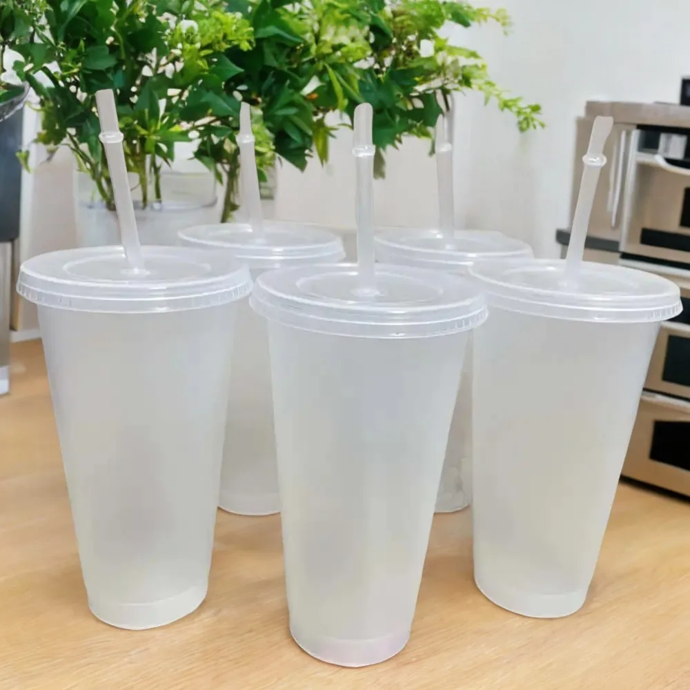 Transparent Reusable Plastic Tumbler Cup Set with Lid and Straw for Cold Beverages - 5 Pieces - 700ml - Ideal Kitchen Accessory