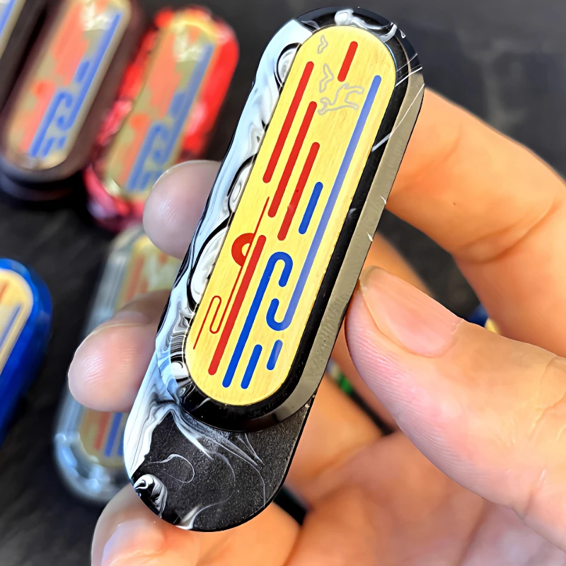 ARCEEDC Sandelholz, verheißungsvolle Wolken, mechanischer Rhythmus, Dingding, dichtes Segment, magnetische Fingerspitzenkarte, das Dekompressionsspielzeug schießt