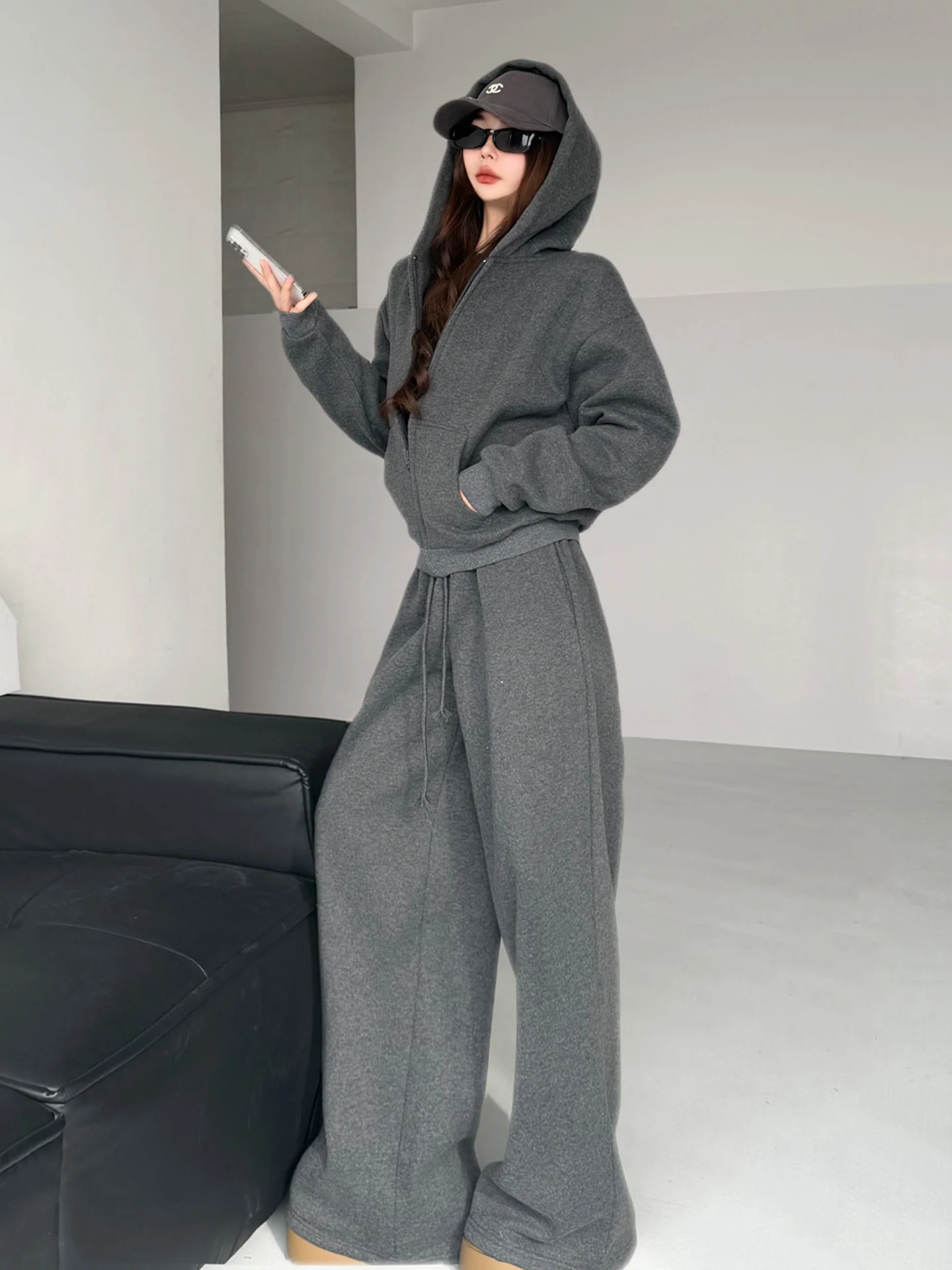 

Comfortable Thickened Hoodie Set Women's Winter Warm Loose Fit Three-piece Casual Wear Sporty Style High Waist Long Pants