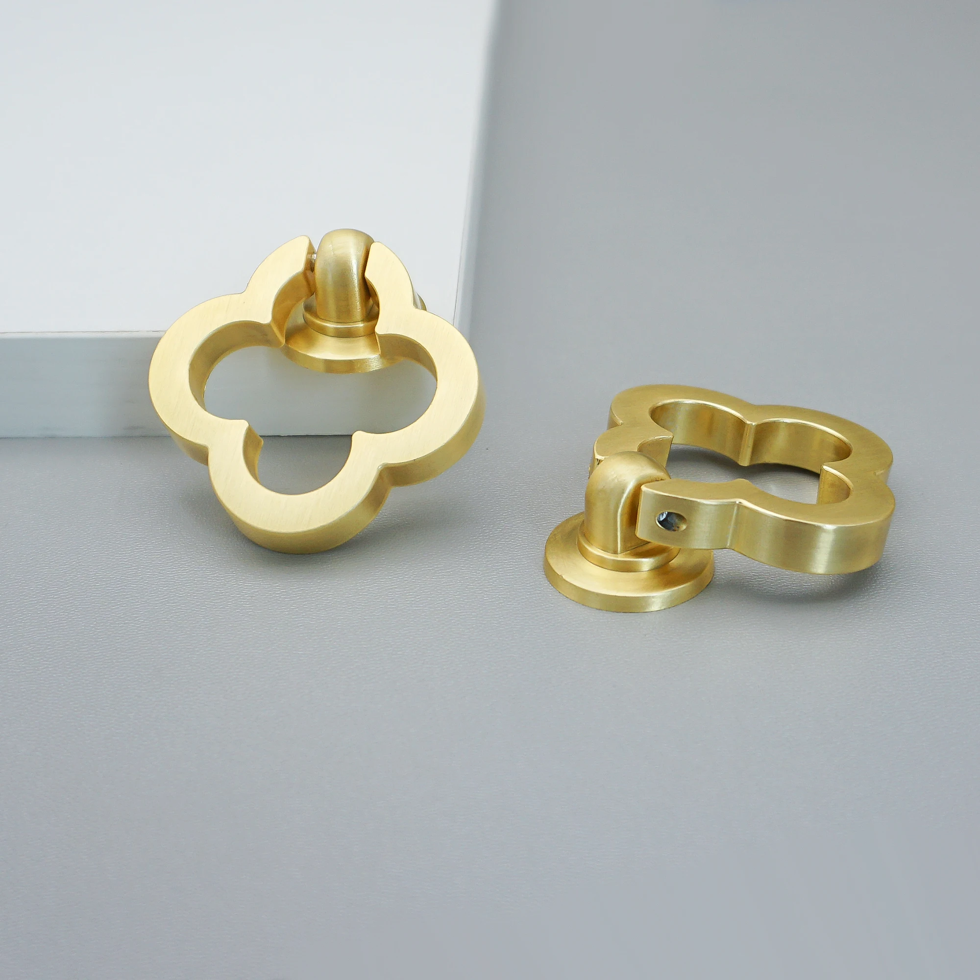 Brushed Brass Four Leaf Clover Cabinet Drop Pulls Modern Drawer Knobs Wardrobe Handles Kitchen Accessories Furniture Hardware