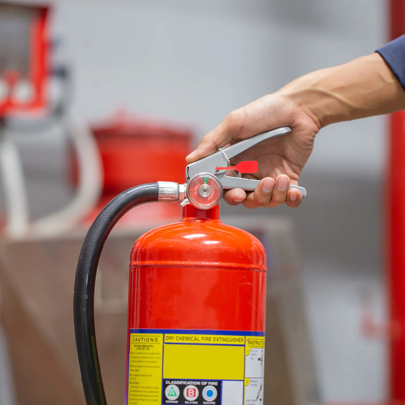 

2000Pcs Plastic Fire Safety Seals Bright Red Tamper Proof Locking Mechanism for Extinguisher Security Replacement Management