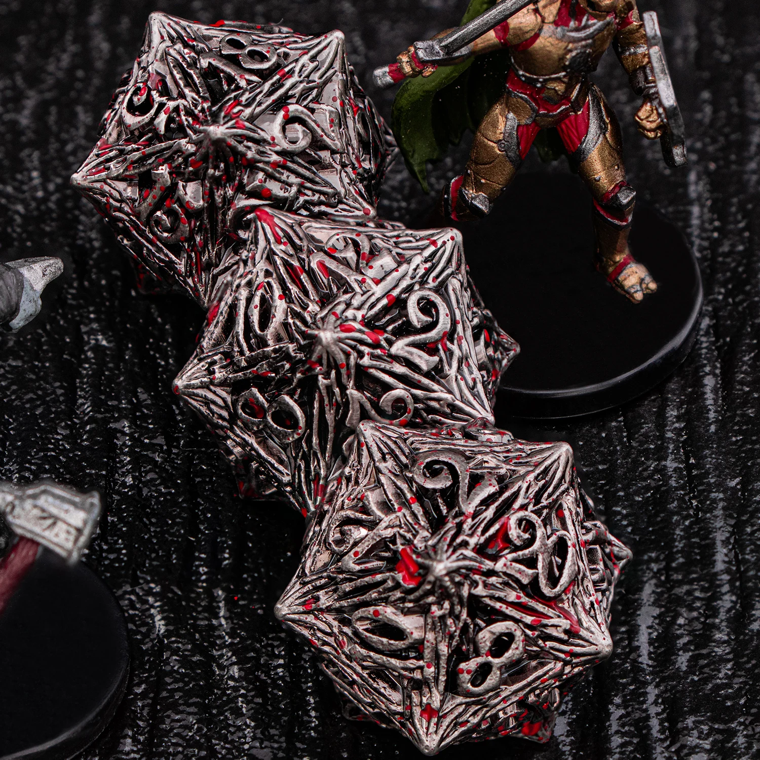 

Набор металлических кубиков D20 DND с эффектом кровавых следов на корнях дерева для D&D, Dungeons & Dragons, Pathfinder, D+D, многогранные кубики для ролевых игр D&D