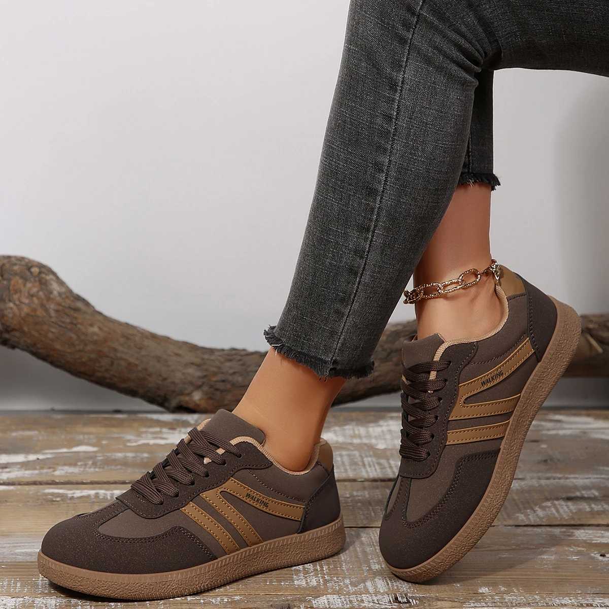 2026 Herbst Damenmode Wildleder-Sneaker mit Doppelschnalle und Metall-Details Leichte Atmungsaktive Bequeme Freizeitschuhe – Detail 4