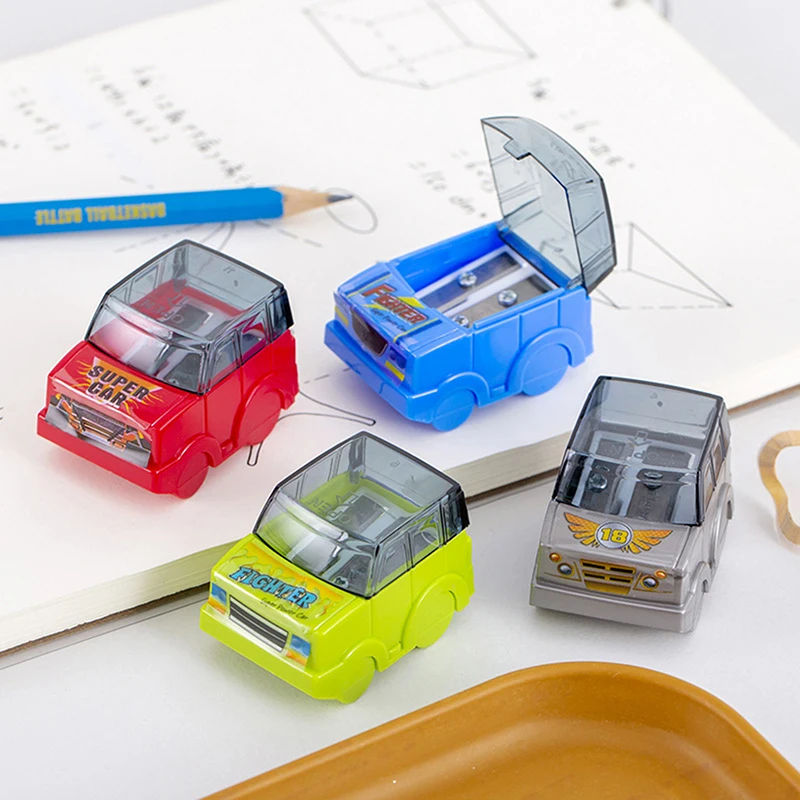 Cartoon Car Model Double Hole Pencil Sharpener para crianças, Cute Pencil Sharpener, papelaria estudantil, material escolar, presentes, 2pcs