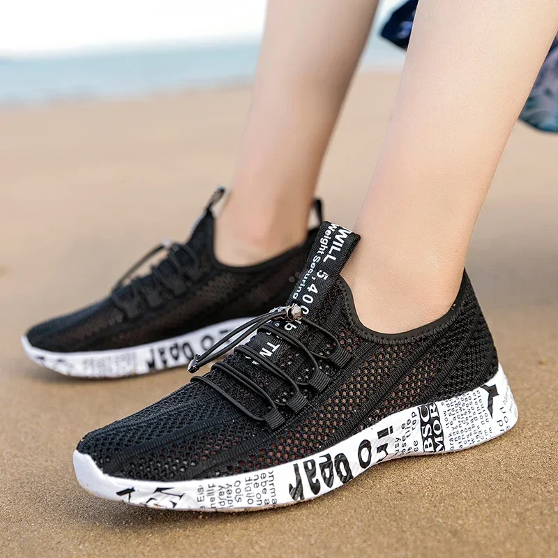 2024 New Style Outdoor Water Shoes Men Wading Beach Hiking Aqua Shoes Quick Dry Non-Slip Sandals Camping Gym Sports Sneakers