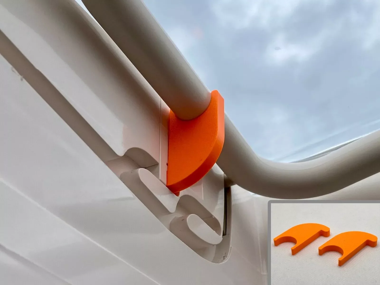 

2pca RV Rooflight Skylight Security Locks For Dometic Midi Mini Heki Motorhome Caravan Camper Van RV Accessories