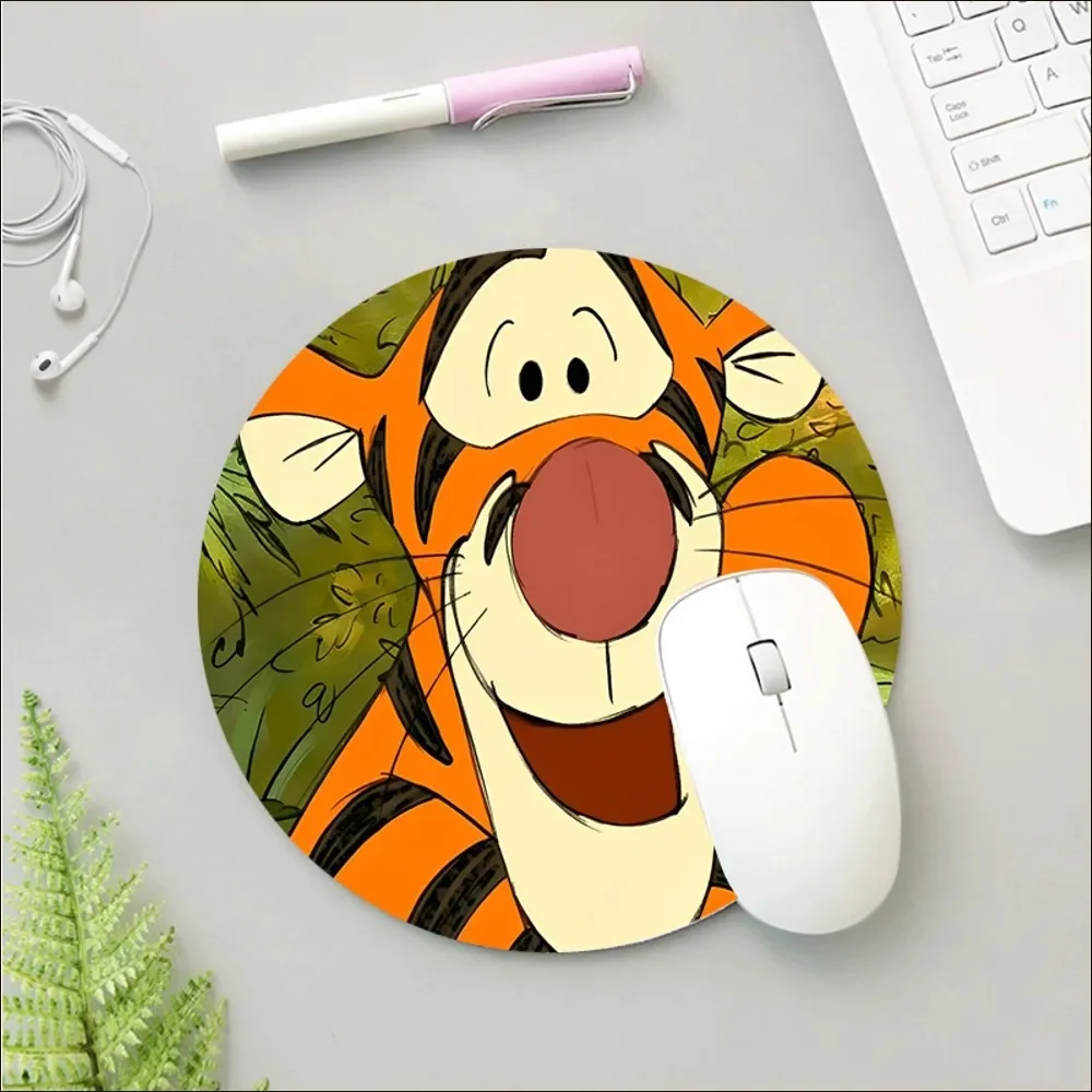 Disney Tigger Anime Movie Mousepad Non-slip Lockedge Office Computer Desk Mat Table Keyboard Cushion Non-slip For Girls Bedroom