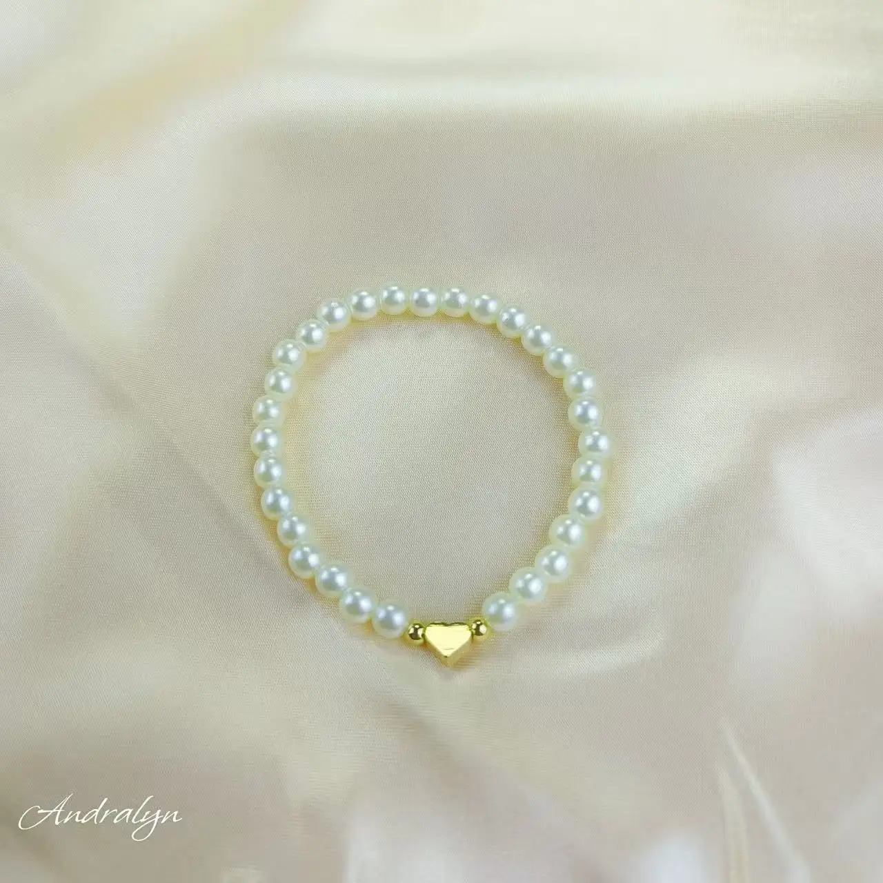 Heart Shaped Pearl Bracelet Elastic Rope Chain Bracelet Circular Imitation Pearl Heart Pendant Gold Color Jewelry Gift For Women