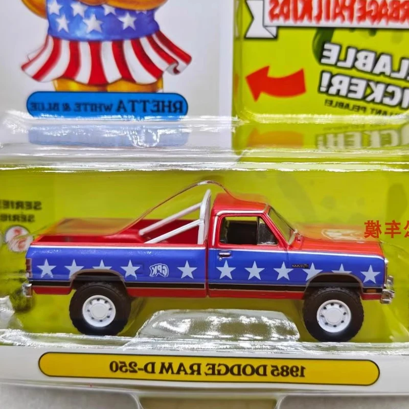 

Green Light 1:64 Rhetta White and Blue-1985 Dodge Ram D-250 Collectible Toy Small Gift Model Wall Hanging