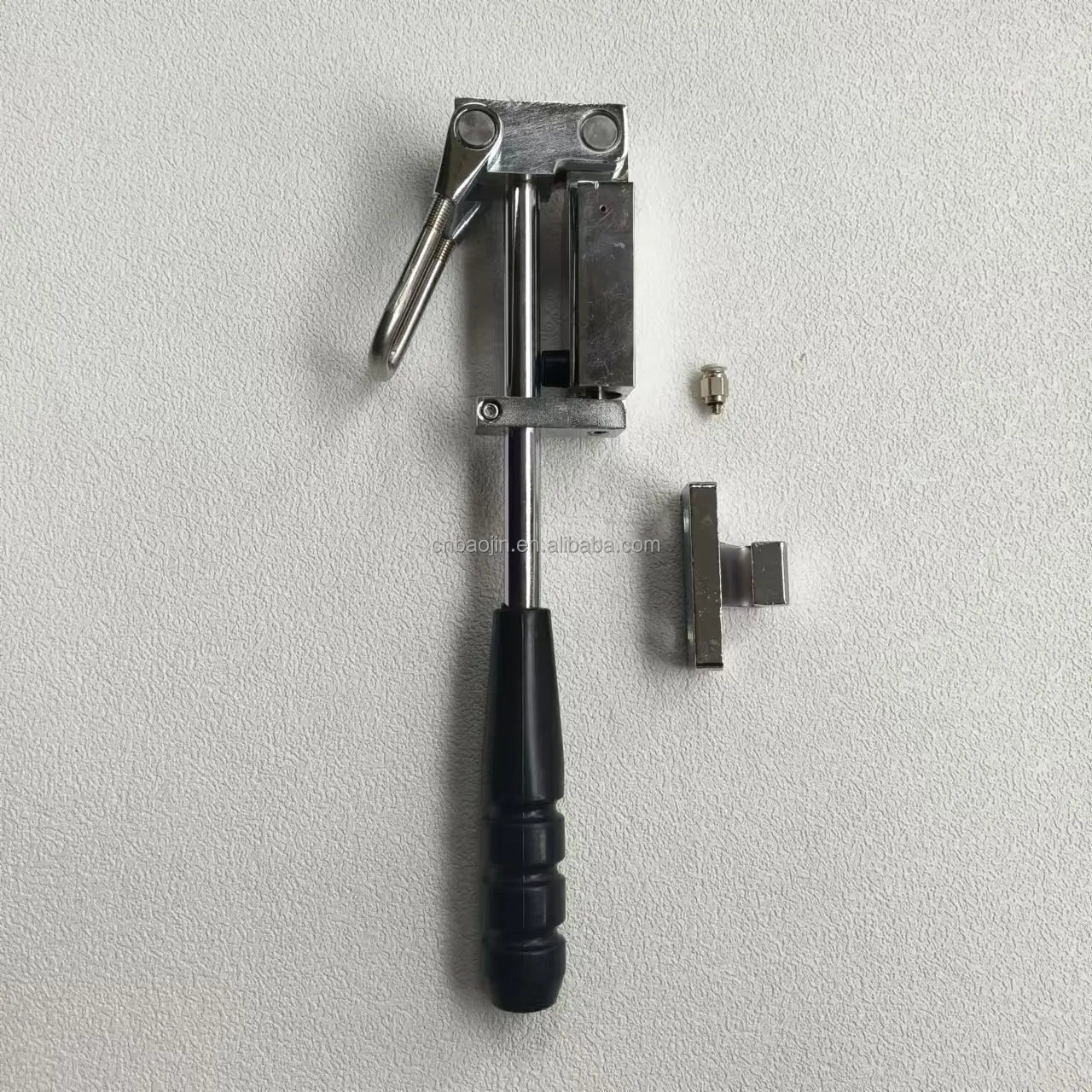 Industrial washing machine manual pneumatic four-hole five-hole small cylinder door lock box