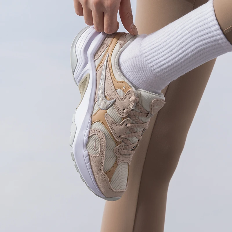 نايك أحذية نسائية Al8 أحذية رياضية خفيفة الوزن في الهواء الطلق عارضة أحذية تنفس توسيد الاحذية Fj3794-105