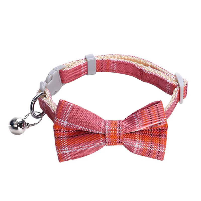 สัตว์เลี้ยง BREAKAWAY Cat COLLAR Bow Tie และ Bell น่ารักลายสก๊อตคริสต์มาสสีแดงยืดหยุ่นปรับปลอกคอสุนัข SASH กระดิ่งขนาดเล็กสําหรับแมว
