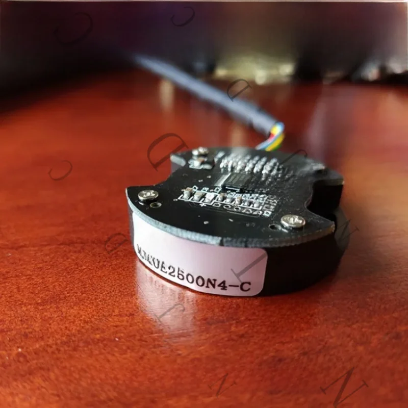 Incremental Rotary Magnetic Encoder 2500 Lines ABZ Output 4 Pairs Of Poles UVW Ultra-Thin Zero Delay Angle Sensor