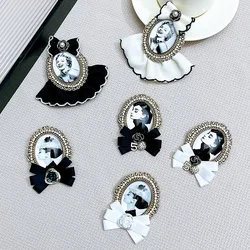 Retro Beauty Head Brooch Pins for Women Fabric Velvet Bow Badge Fashion Flower Corsage Decoration Clothing Accessories Jewelry