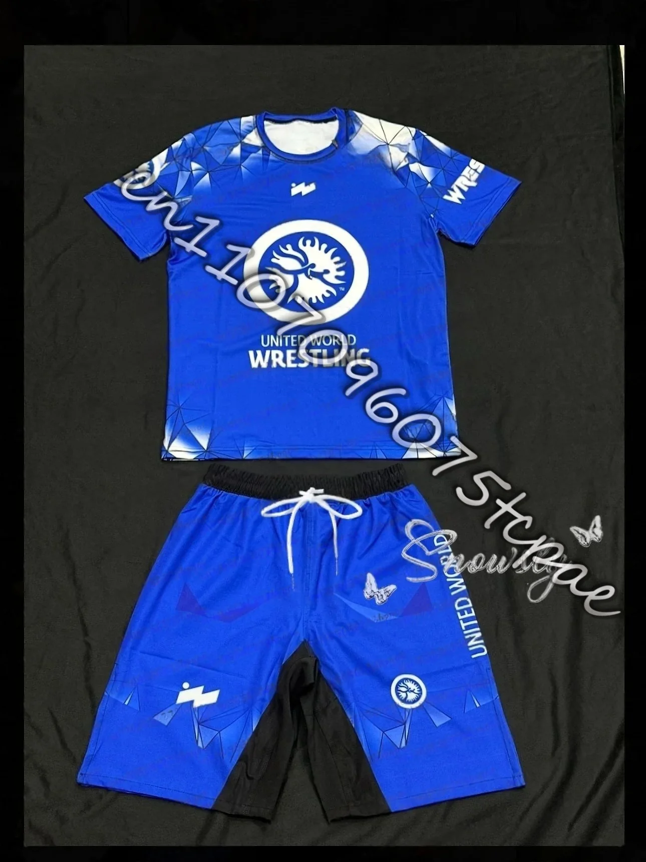 

Новая домашняя форма Челси на сезон 2026 года - классическая футбольная футболка в сине-бело-красной расцветке