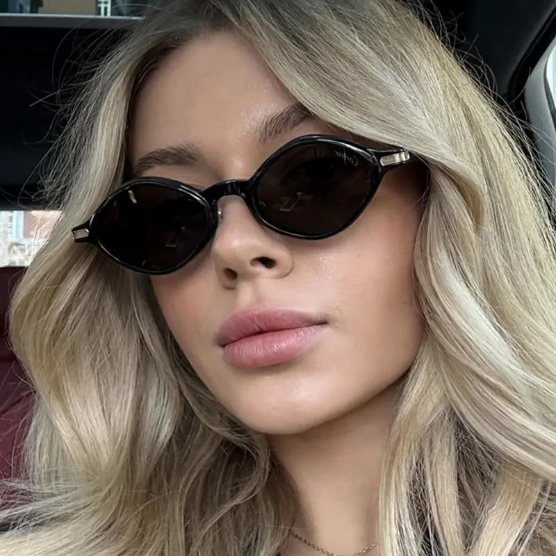 

ZXIAC Fashion Vintage Small Rhombus Clear Lens Glasses Women Rivet Decor Brand Designer Travel Sunglasses Shades Eyewear Female