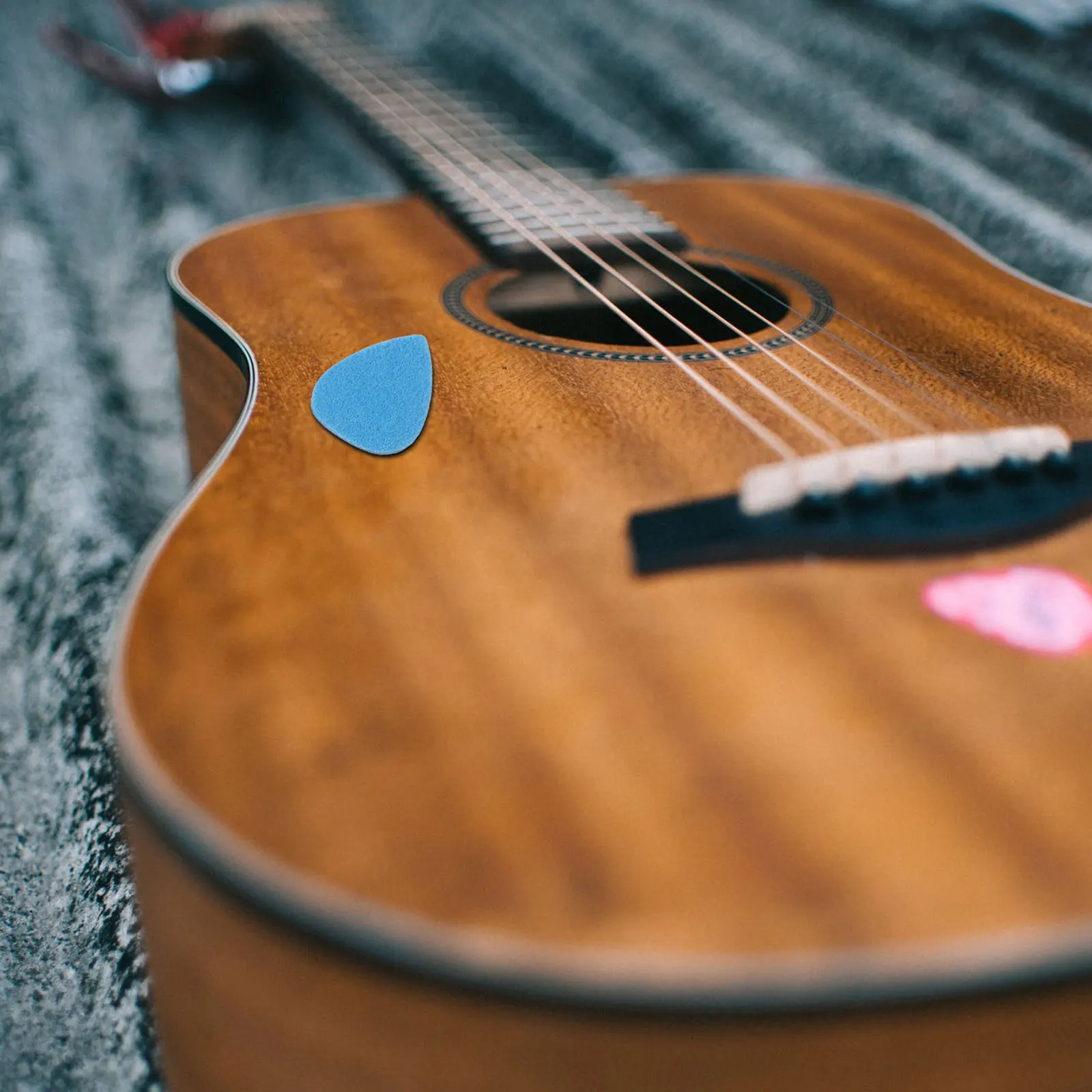 

7Pcs Felt Ukulele Picks Guitar Plectrums Durable Mellow Authentic Sound Perfect for Beginners Instruments Guitar Pick