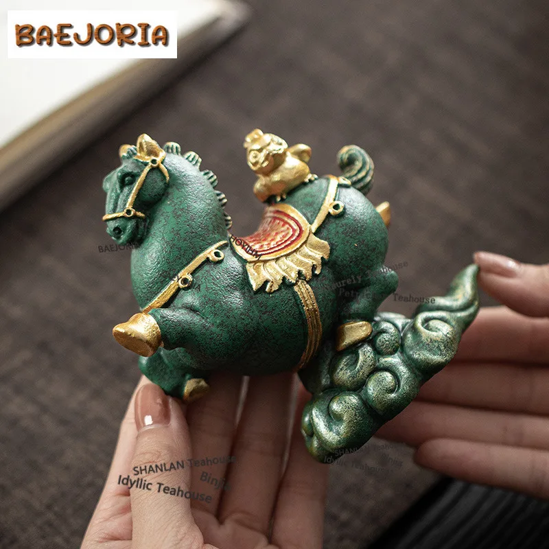 BAEJORIA Green Sandstone Horse The Magpie Tea Pet Handmade Lucky Model Tea Figurine Play Toys Tea Statue Ornaments Craft Teaset