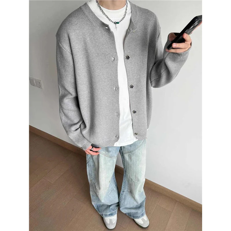 

Cleanfit Korean Sle Lazy Button up Cardigan Sweater Men's Loose Knitted irt for Autumn Winter Couples Petal Design
