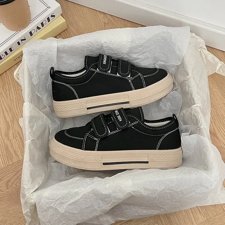 

Весенние женские белые туфли 2024, нишевый дизайн Magic Tape, универсальные парусиновые повседневные туфли для скейтбординга с толстой подошвой