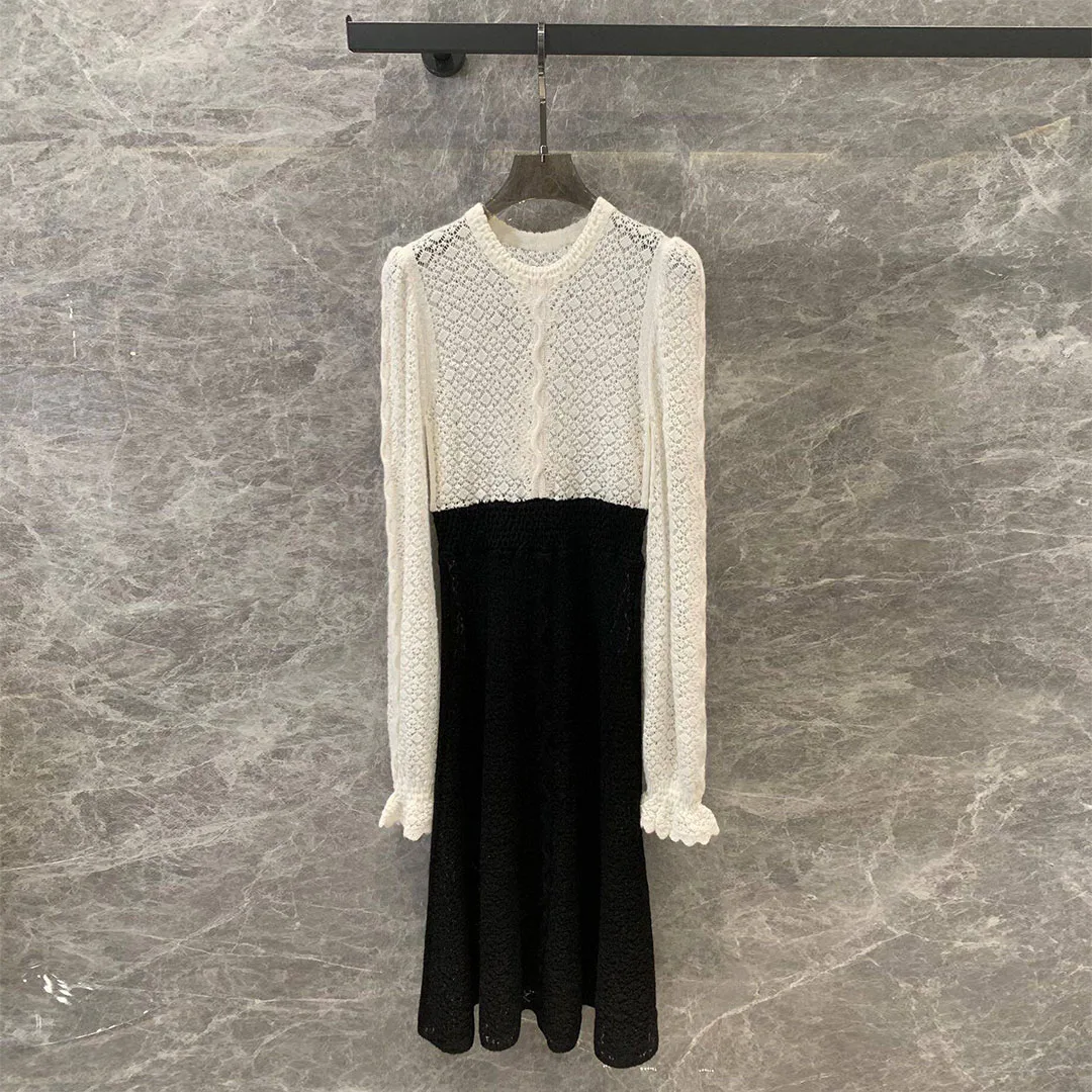 2024 Luxury Runway Design Wool Blends Knitted Long Dress Women Vintage Hollow Out Crochet Long Sleeve White Black Retro Dresses