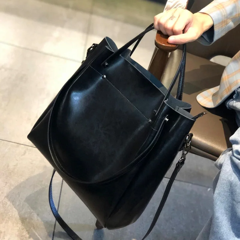 

Women's Shoulder Bag High-capacity Casual Tote Oil Wax Cowhide Leather Handbag Lady Commuting Bucket High Quality Messenger Bag