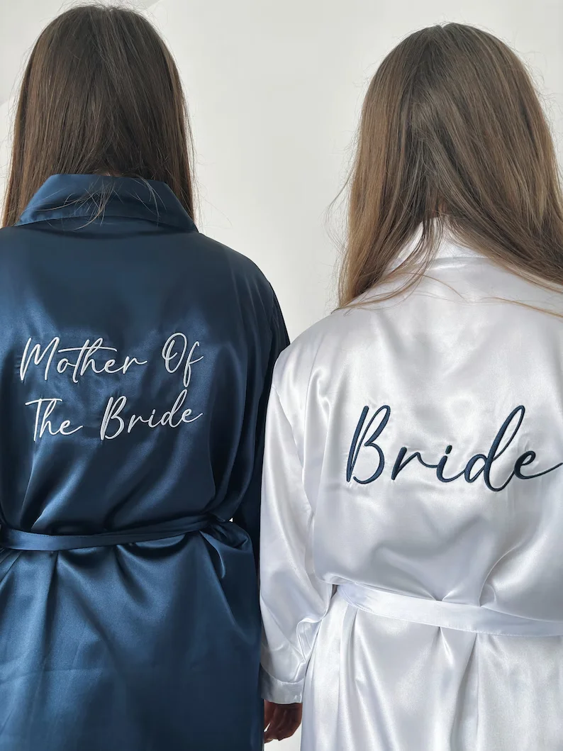 ส่วนบุคคลแชมเปญ Bridesmaid Robes ปักซาตินเจ้าสาว Robe Dressing Gown ชุดนอนของขวัญเพื่อนเจ้าสาว Maid of Honor เจ้าสาว