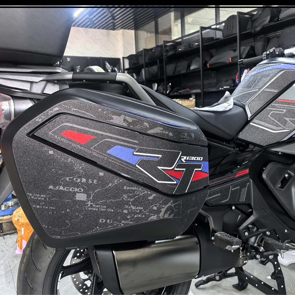 

Наклейки-протекторы для мотоцикла BMW R1300RT: накладка на бак, крышка топливного бака, наклейки на колени, наклейки на багажник, кофры, кейсы, боксы