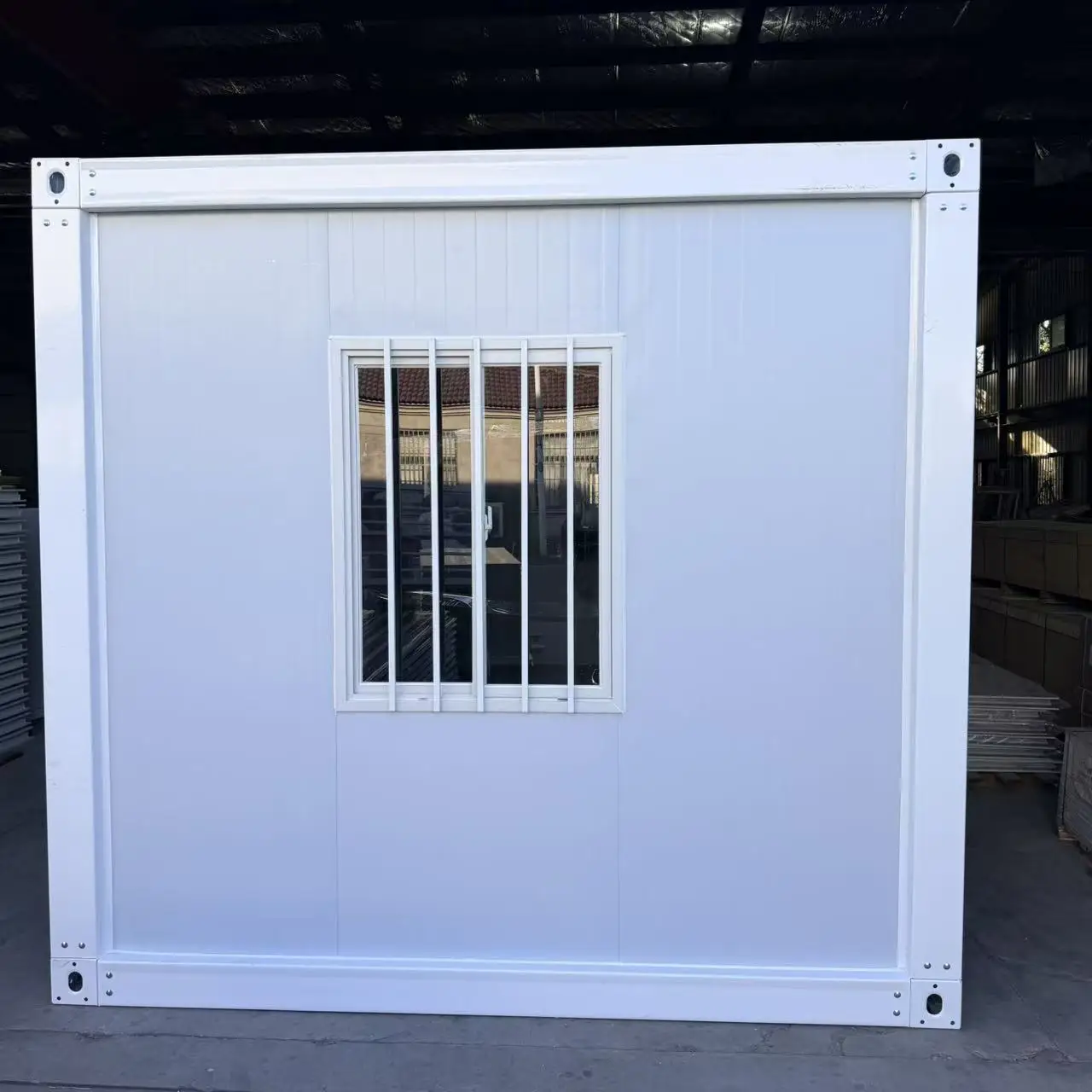 Carter Detachable Flat Pack Modular Prefab Sandwich Panel Container House Customizable Fast-Assembly 20ft/40ft Breathable Modern