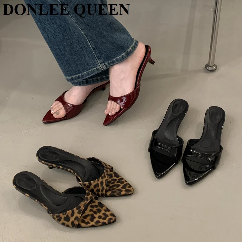 Pantofole con tacco basso di nuova marca da donna slip on slide eleganti scarpe da mulo moda sandalo con stampa leopardata pantofola per il tempo libero sandali Mujer