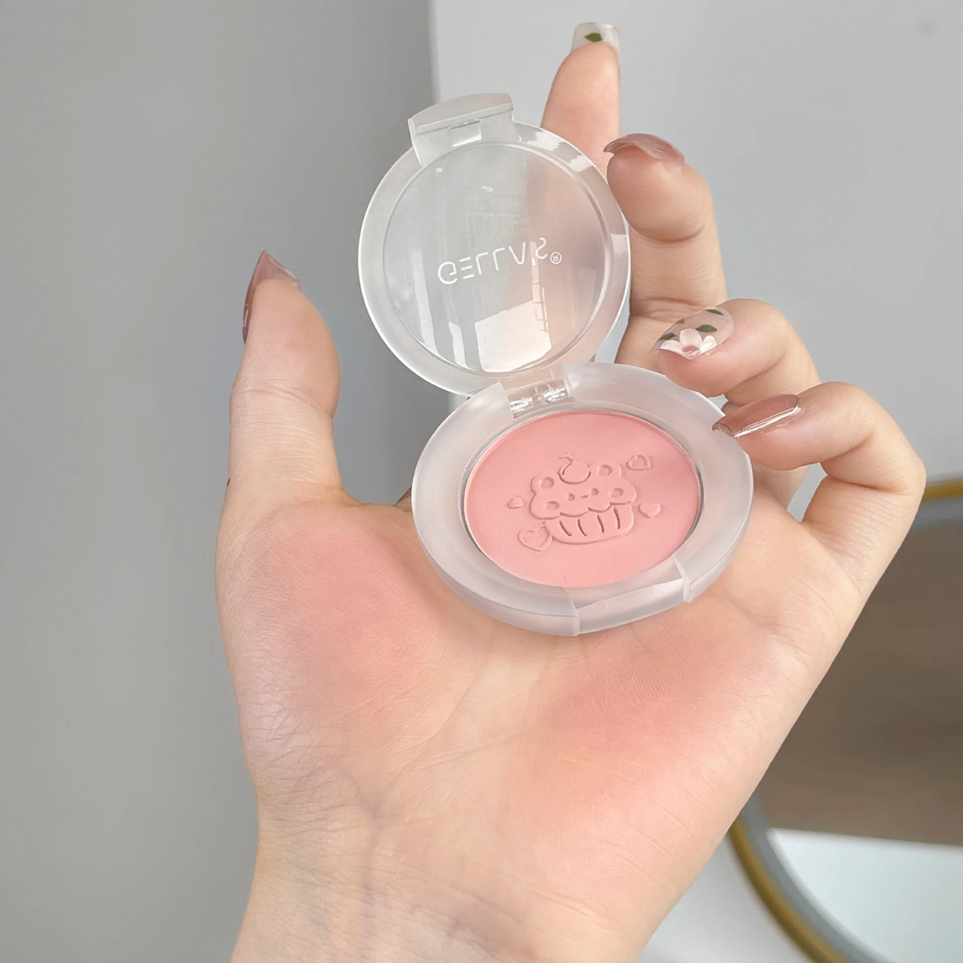 Monochromatic Blush Milk Cheek Purple Natural Nude Makeup, Brightening Color, Lasting Natural Delicate Vitality Girl