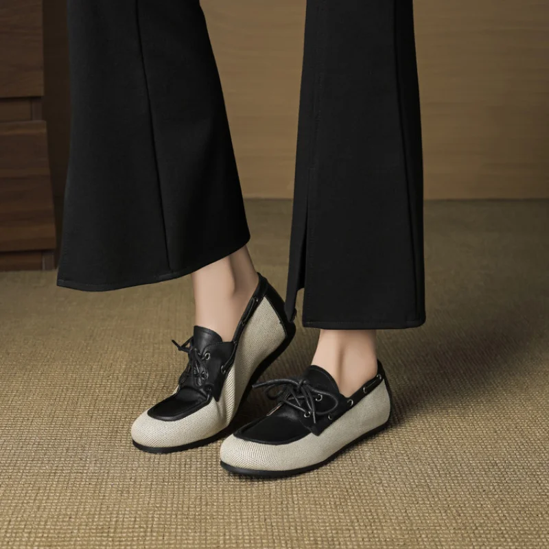 

Туфли дерби на низком каблуке с эстетикой британских старых денег. Универсальность от рабочей одежды до повседневного использования