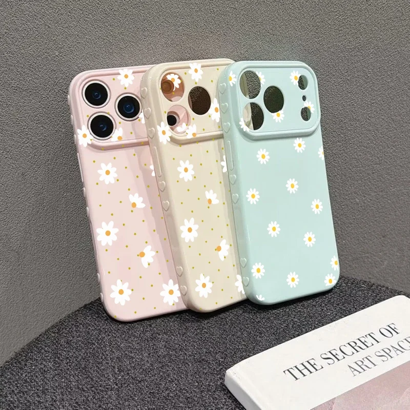 Yellow Daisy Flower Side Heart Shape Phone Case For Samsung Galaxy S23 S22 S21 Plus Ultra A54 A14 A13 A12 A04 A32 A50 A30 Cover