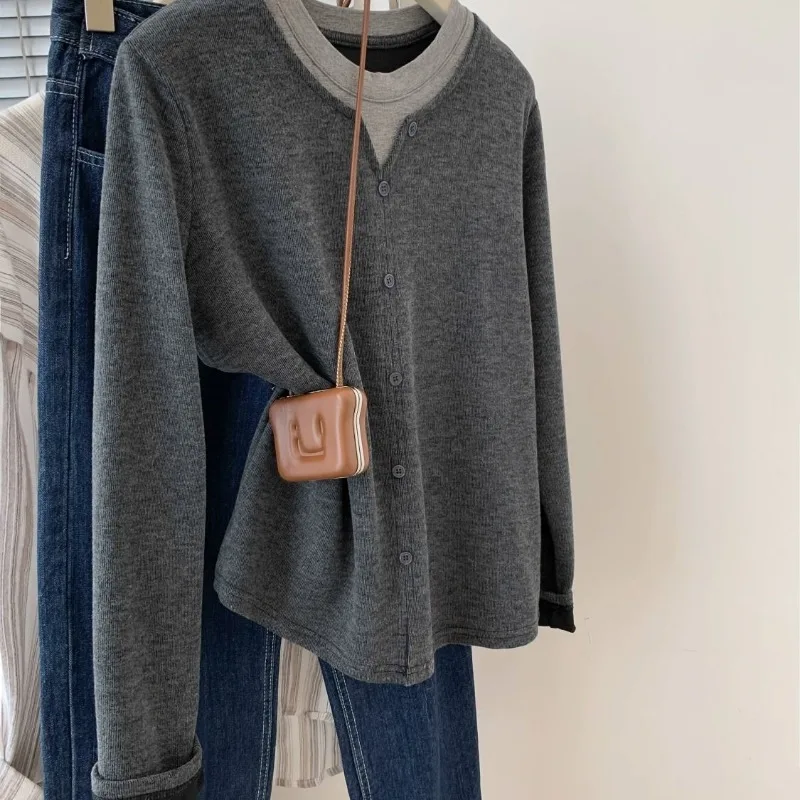 

Fake Two-piece Right Shoulder Long-sleeved T-shirt for Women Early Spring Autumn Winter Knitted Sweater with Bottoming Shirt