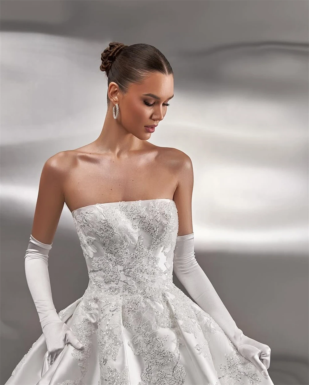 

Customized Charming White Satin Wedding Dress Formal Strapless Sleeveless Bridal Gown Classic A-Line Chapel Train Robe de mariée