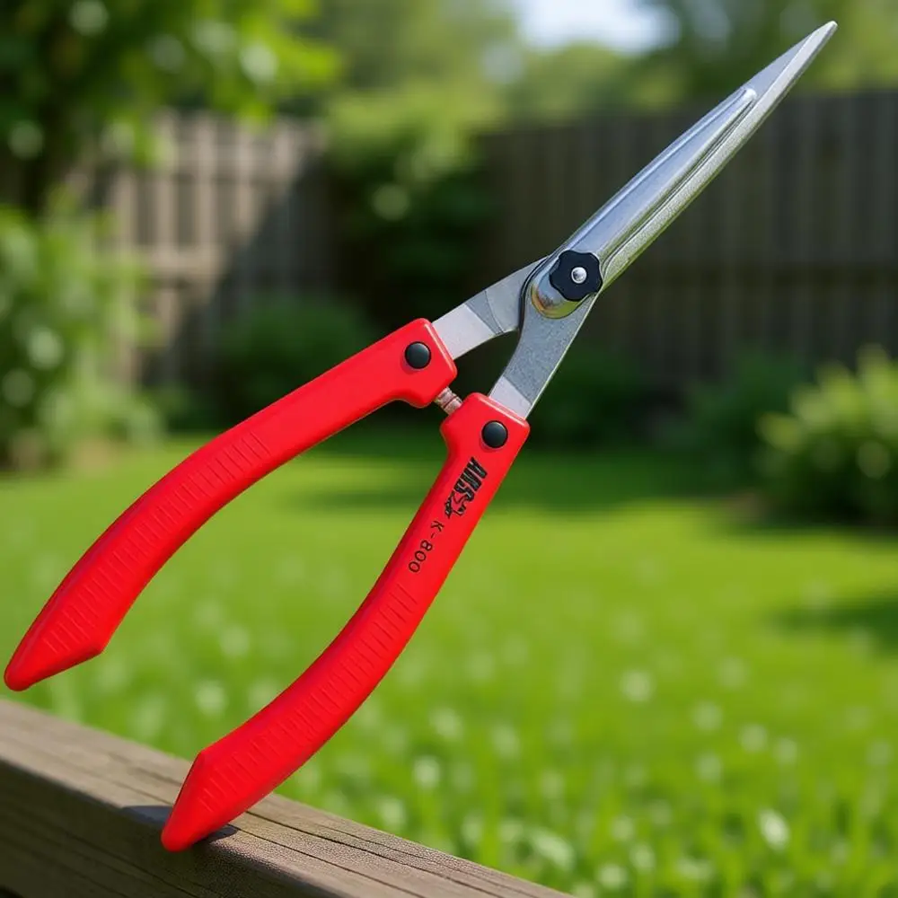 

19.5-Inch Manual Hedge Trimmer Model 800