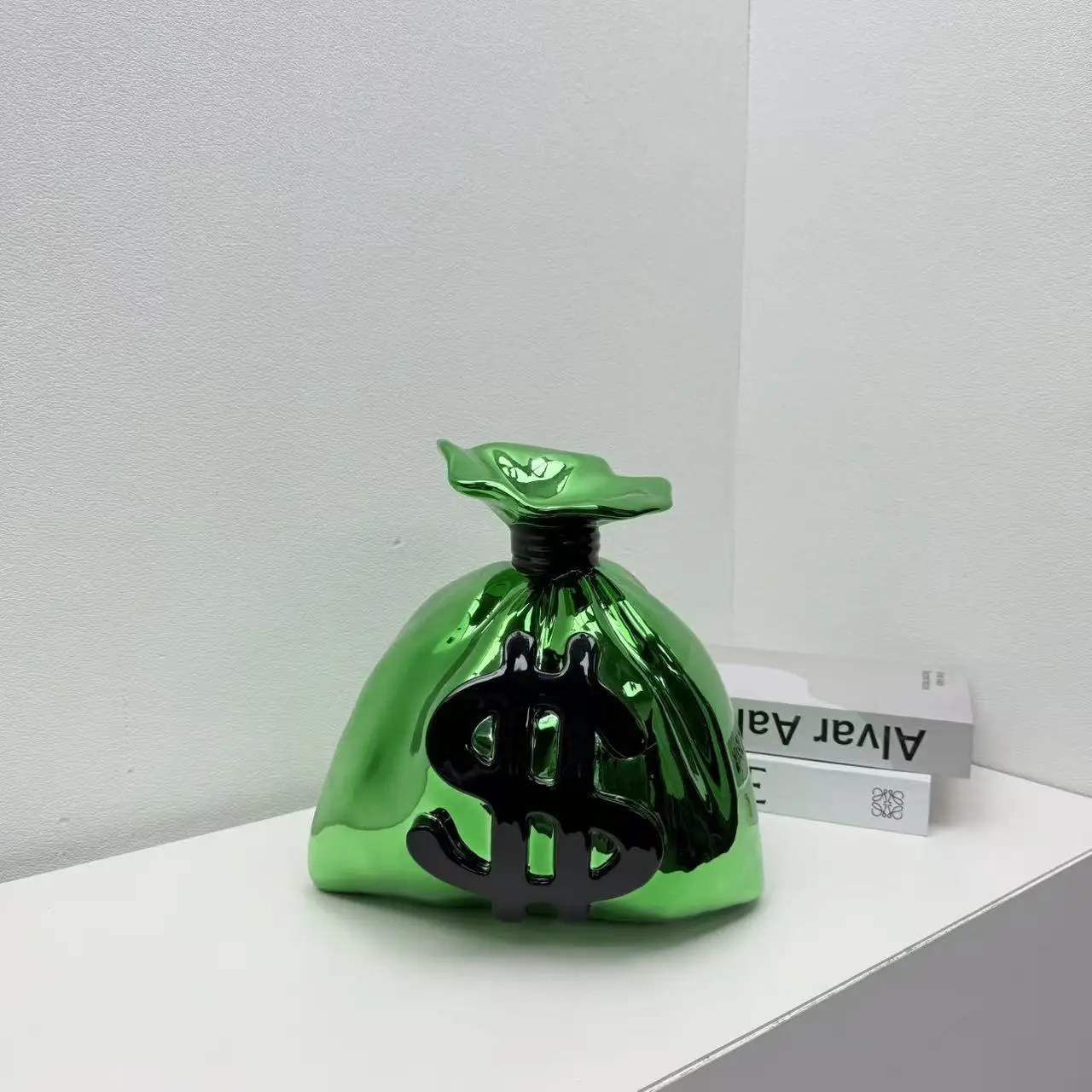 Creative Cash Bag Statue Home Decoration Modern Resin Sculpture Handicrafts and Art Gifts
