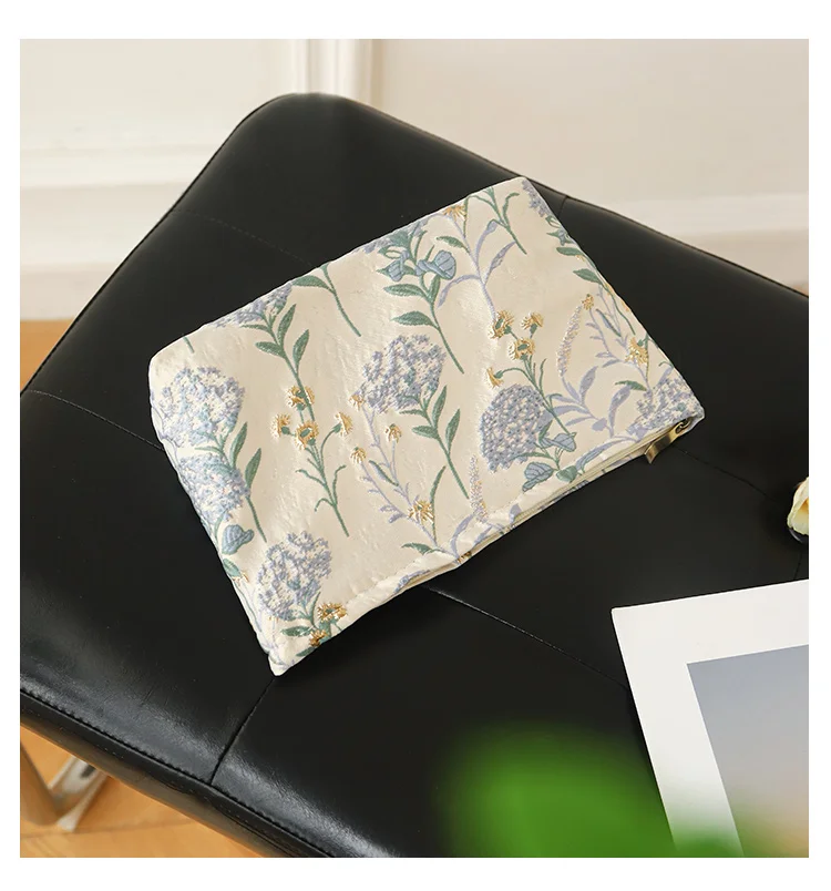 Blue Bouquet Damen-Make-up-Tasche, große Kapazität, Canvas-Kulturtasche – zur Aufbewahrung von Damenbinden und Make-up-Zubehör, Reise-Organizer – Detail 17