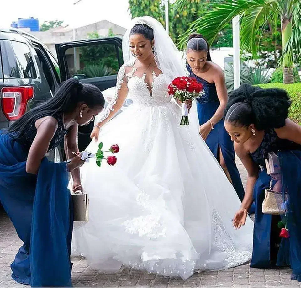 Aangepaste Zuid-Afrikaanse Baljurk Trouwjurken Plus Size Sheer Hals Lange Mouwen Kant Tule Baljurken Vestidos De Novia Cus