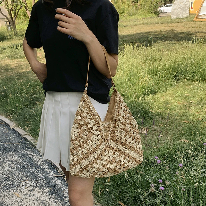 Popular Women's Woven Straw Shoulder Bag Medium Size Handbag With Handle For Beach Vacation
