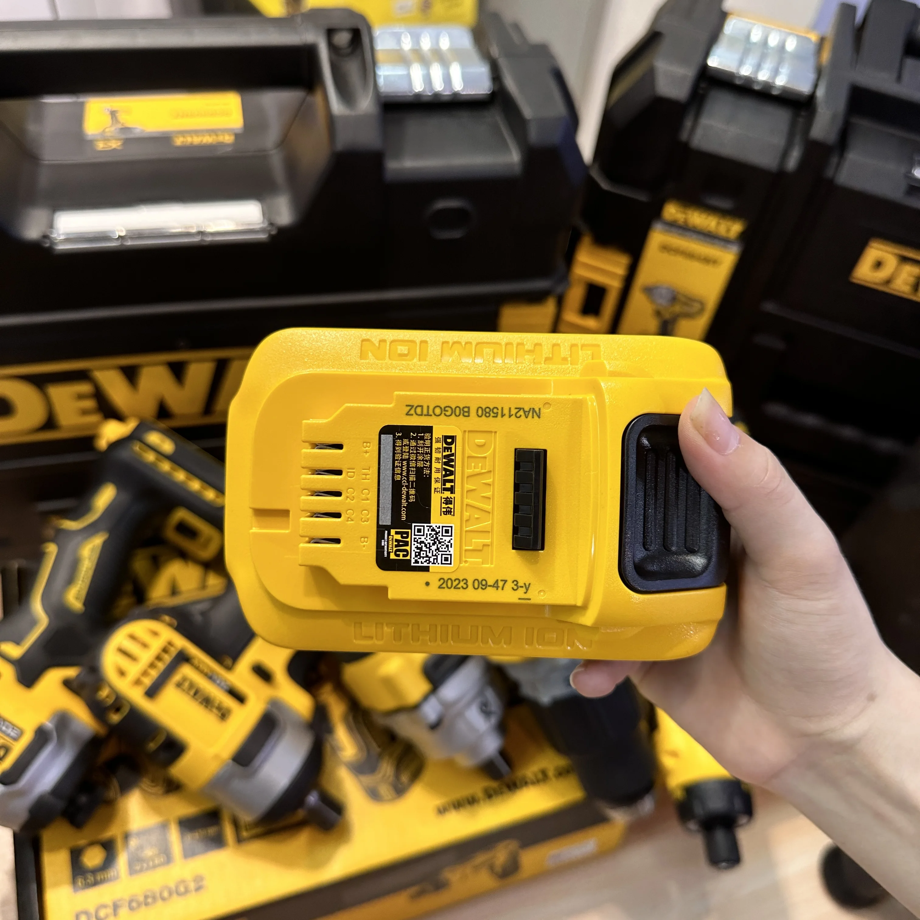 DEWALT 20V Compact Battery DCBP034 DCBP520 MAX* POWERSTACK™ 1.7A.h 5.0AH Replacement Li-ion Battery for DeWalt MAX XR Power Tool