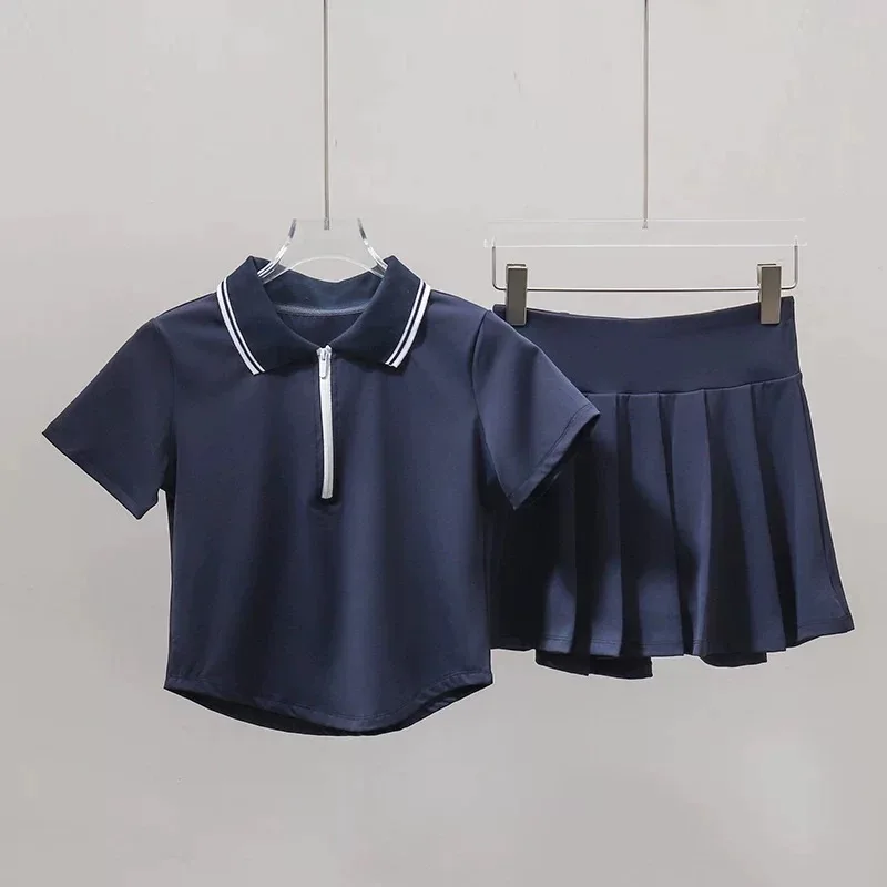 

Women's summer new tennis suit set, short polo shirt, short sleeved sports top paired with pleated anti glare skirt pants