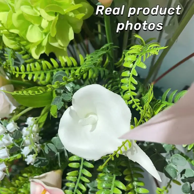 

A bouquet of handmade green plants, artificial ferns, simulated green leaves, flowers, outdoor weddings, offices, residential di