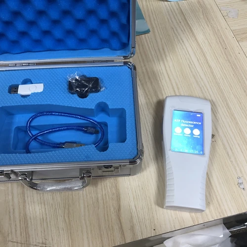 معدات المختبرات الطبية