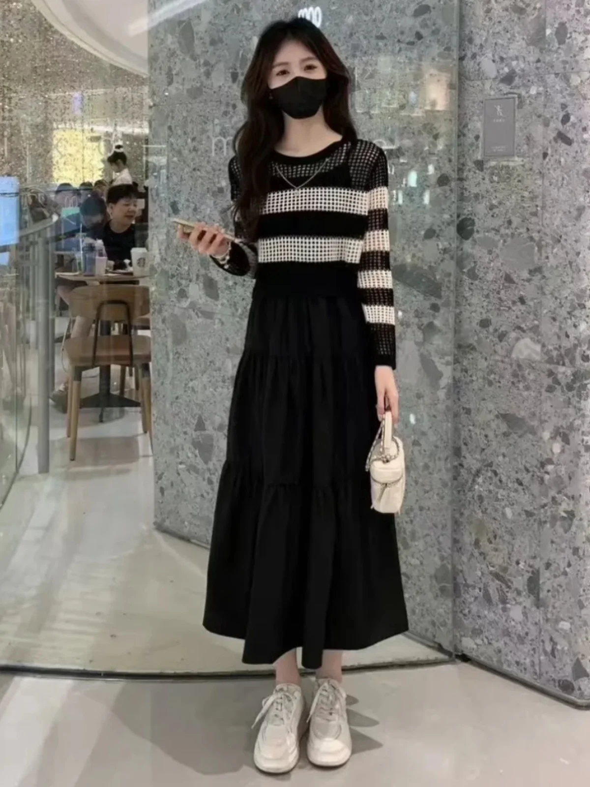 

Летний повседневный женский комплект из двух предметов: вязаный топ с вырезами и полосками и брюки из полиэстера, длинные...