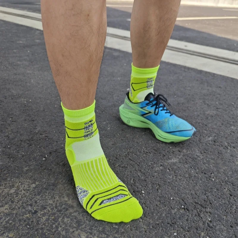 Calcetines deportivos profesionales para hombre, medias gruesas de secado rápido, acolchadas, para correr, Maratón, Verano