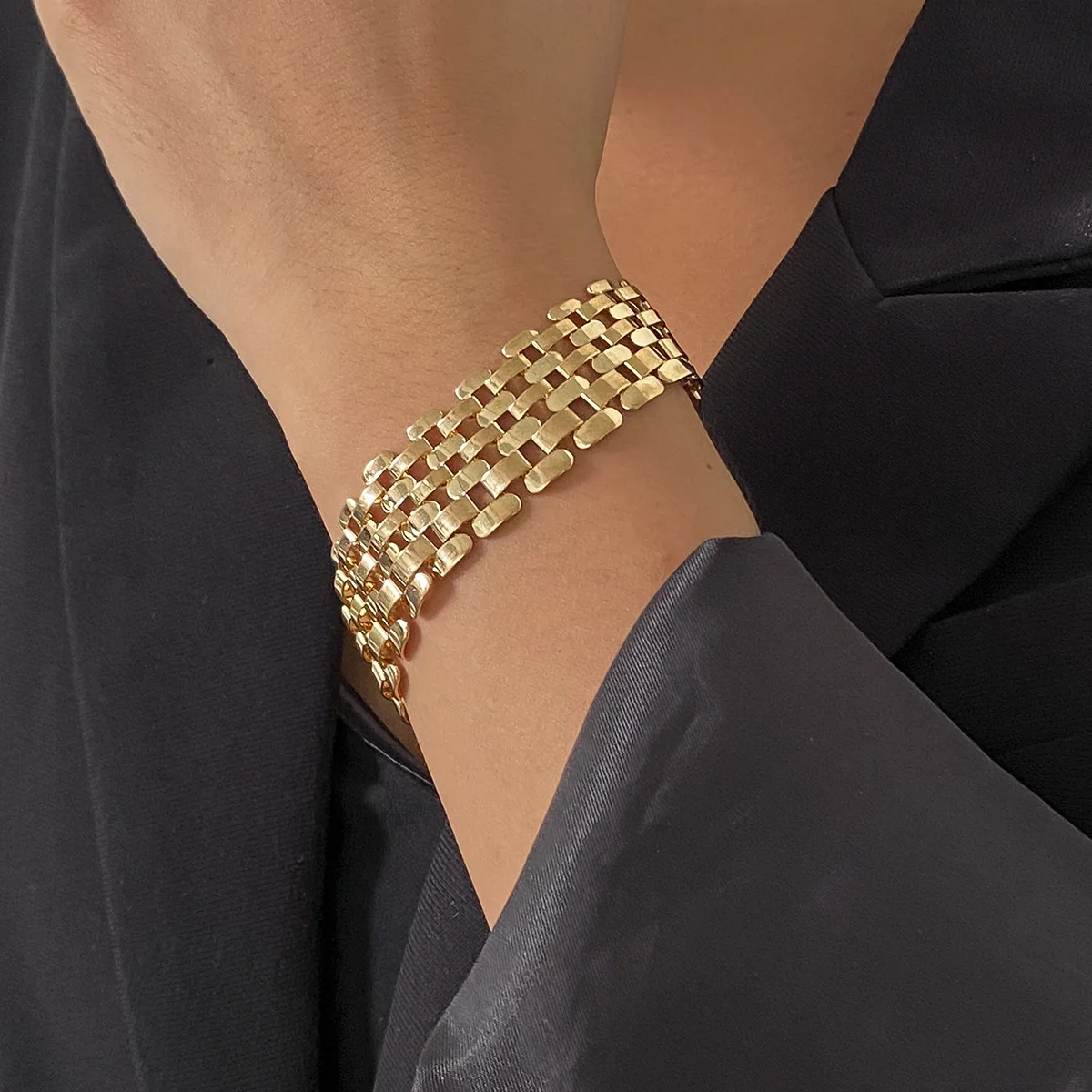 Fashion Simple Wide Lattice Thick Chain Bracelets for Women Punk Gold Color Chunky Cuff Bangles Femme Jewelry Accessories Gifts